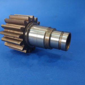 Koła i wałki, wałek silnika obrotu Volvo, wałek silnika obrotu O&K, 010060A, Wałek silnika obrotu